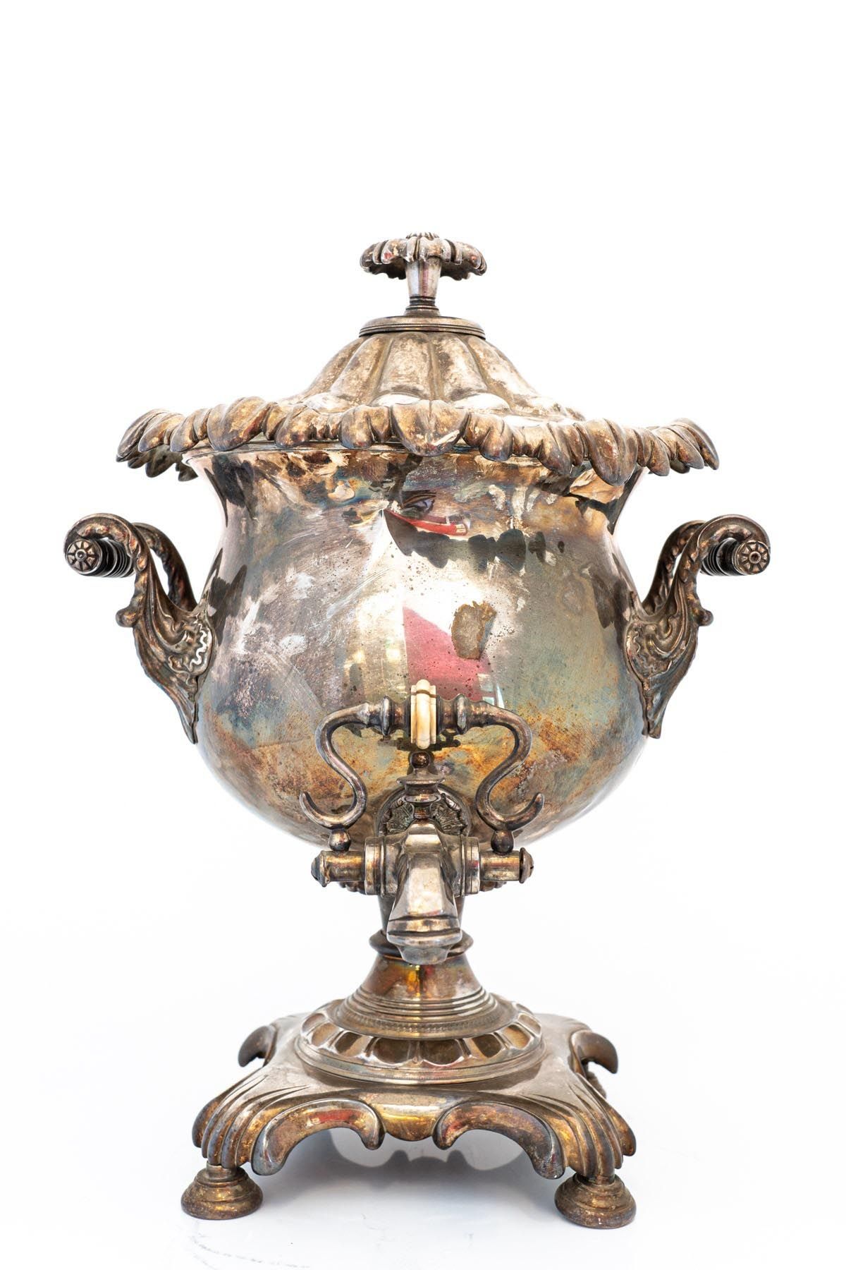 Null Samovar


second half of the 19th century


made of sheffield, fluted lid w&hellip;