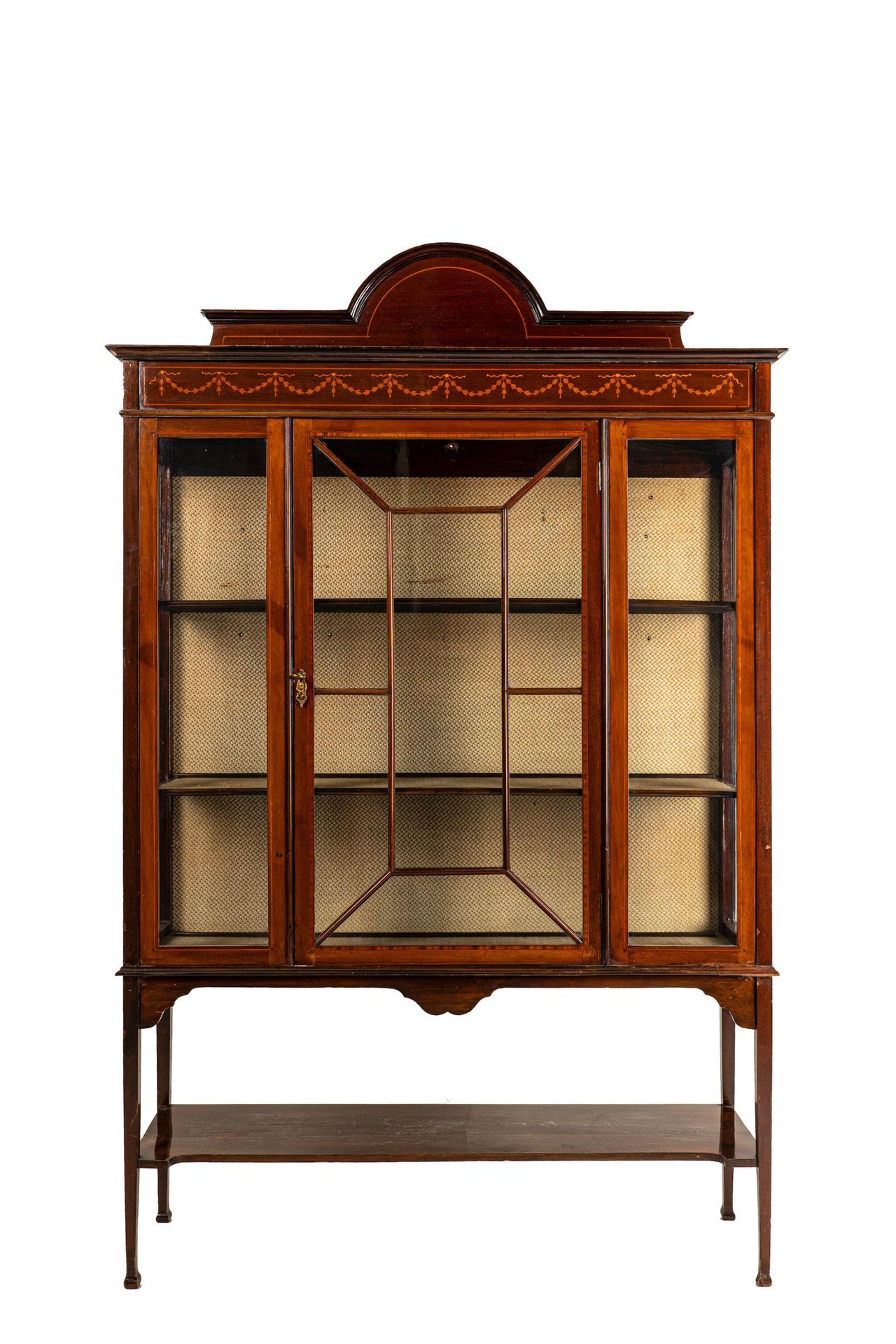 Null Showcase


England early twentieth century


Inlaid mahogany


cm 116,5x34,&hellip;