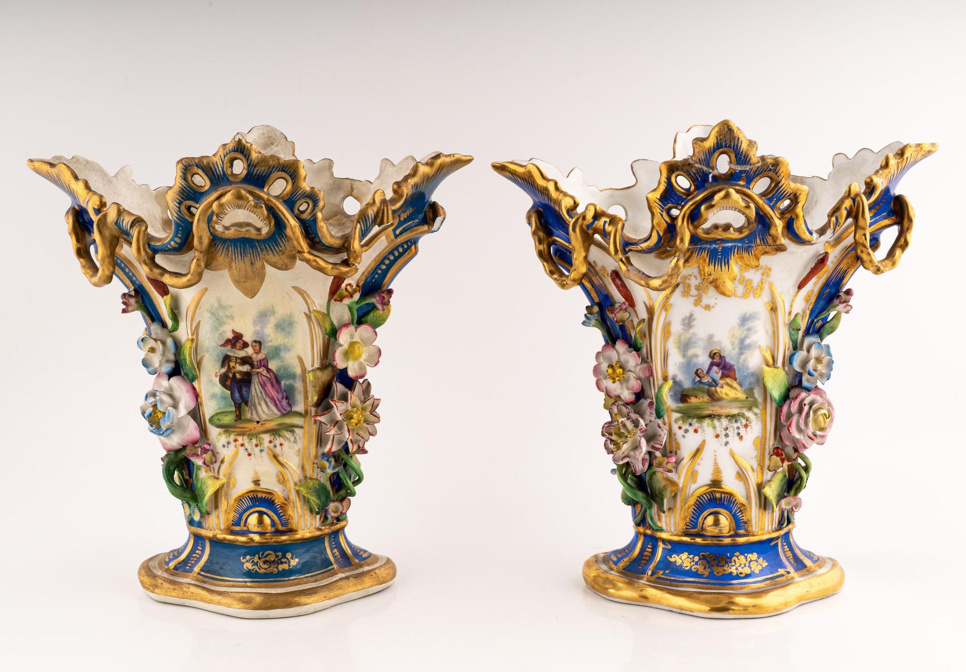 Null Paire de vases Louis-Philippe 

France, milieu du XIXe siècle 

en porcelai&hellip;