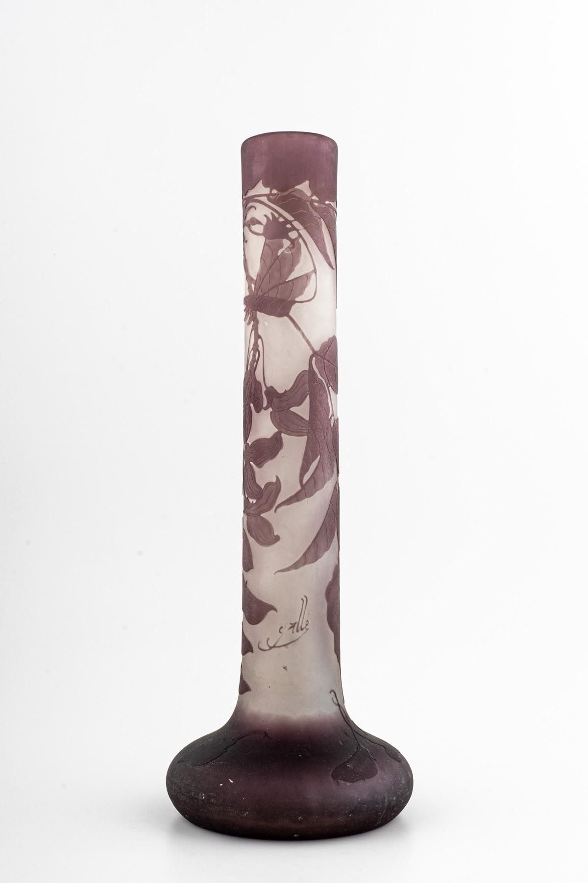 Null Emile Gallé (1846-1904), Vase à bulbes 

1910 

en verre double couche à dé&hellip;