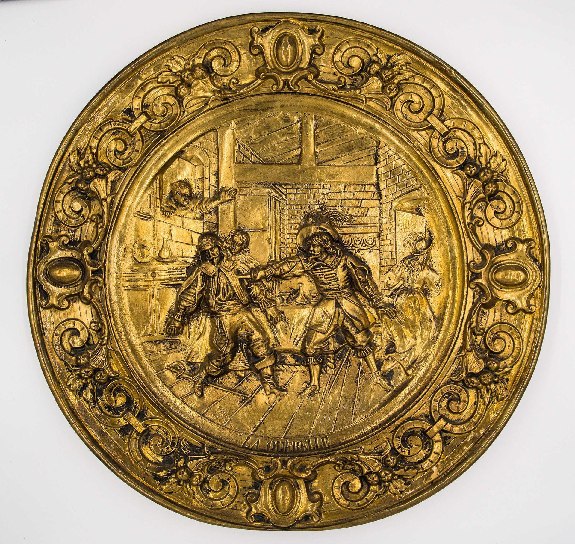 Null Pair of plates with genre scenes in embossed brass 

19th century 

diamete&hellip;