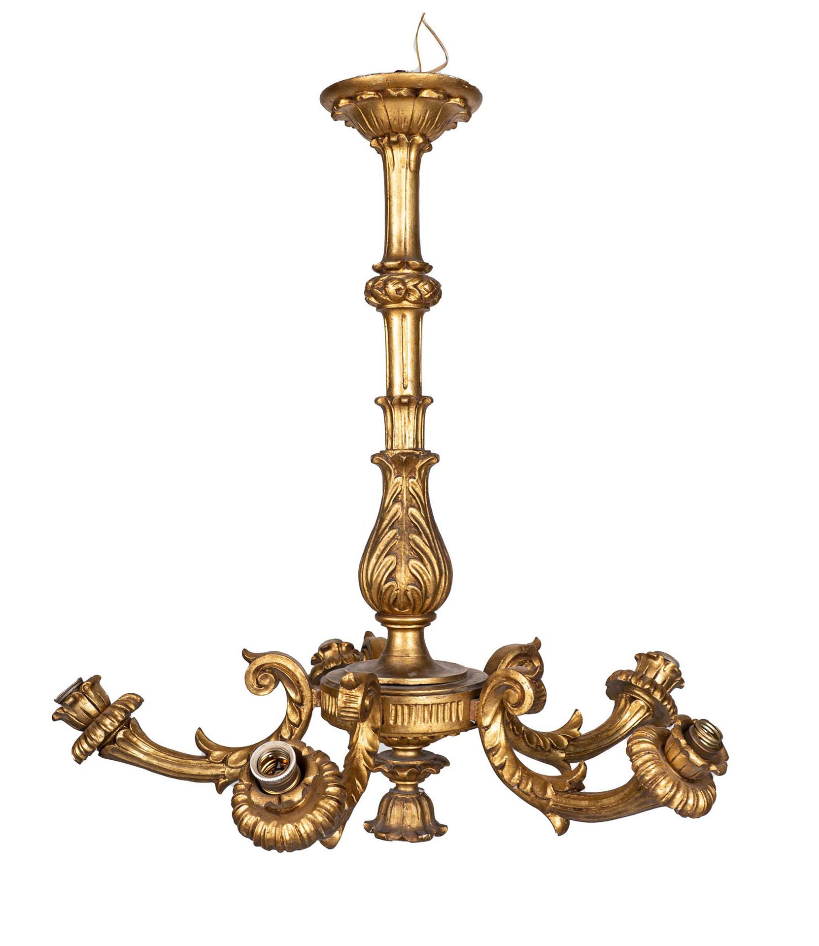 Null 
枝形吊灯 




19世纪初 




雕刻和镀金的木头，有五只手臂，仿佛是刺桐叶的涡旋。
