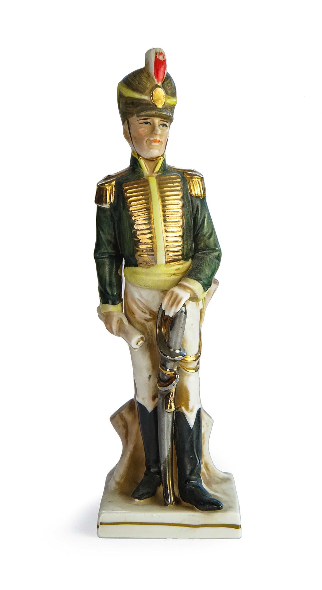 Null Statuette représentant un général napoléonien 

en porcelaine polychrome, f&hellip;