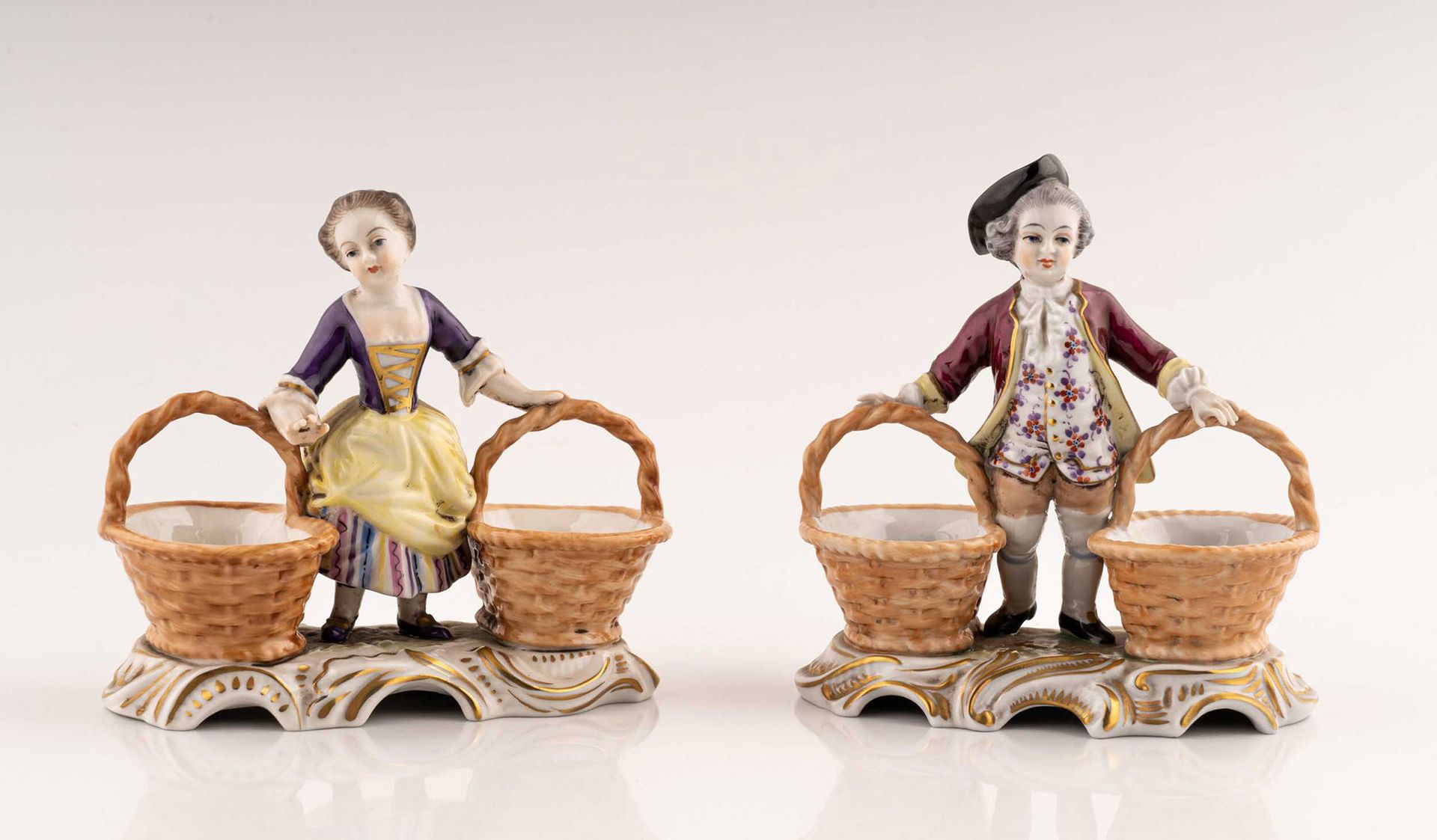 Null Pair of figurines 

in polychrome porcelain, Capodimonte type manufacture 
&hellip;