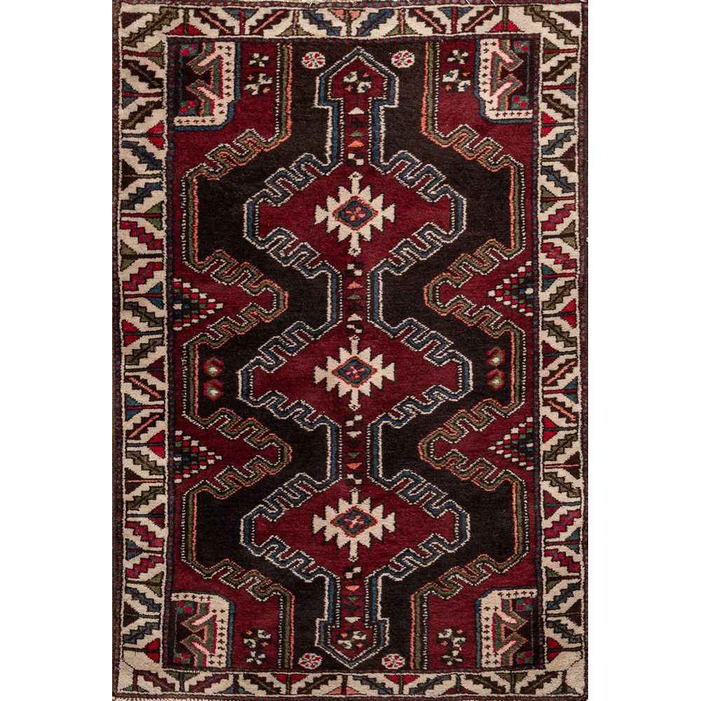 TAPPETO TAFRESH 泰菲斯地毯

经线和纬线为棉，绒线为羊毛。波斯20世纪。



154 x 106厘米。