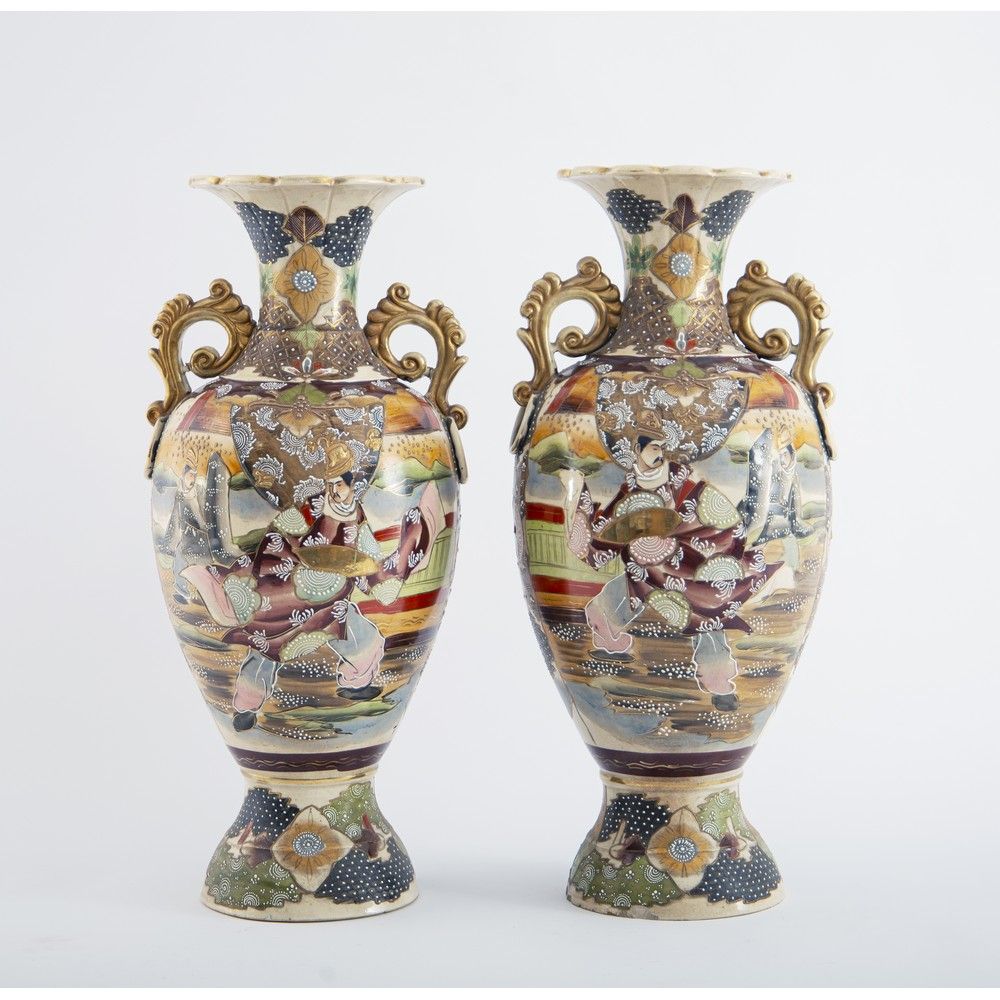 COPPIA DI ANFORE SATSUMA Pareja de SATSUMA ANFORE de cerámica esmaltada y pintad&hellip;