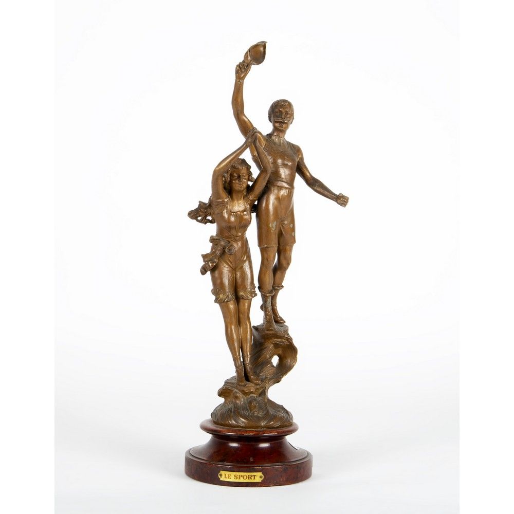 SCULTURA in metallo, "Allegoria dello sport" 描绘 "运动寓言 "的金属雕塑，有木质底座（磨损和修复）。法国20世纪&hellip;
