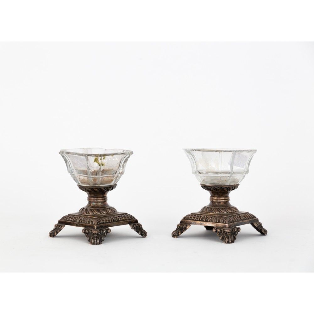 DUE SALIERE in metallo argentato TWO silvered metal SALIERE and crystal cups (br&hellip;