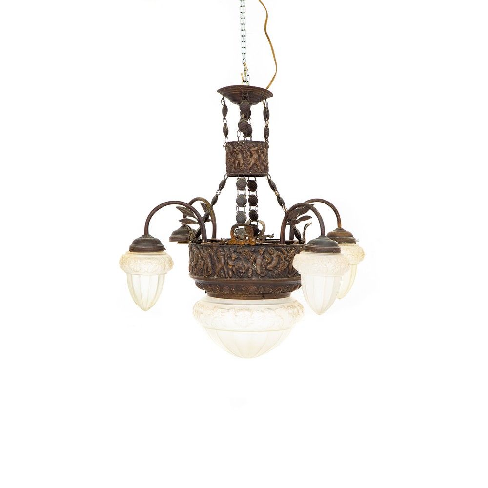 LAMPADARIO a cinque luci in ottone sbalzato Five-light lamp in embossed brass. 2&hellip;