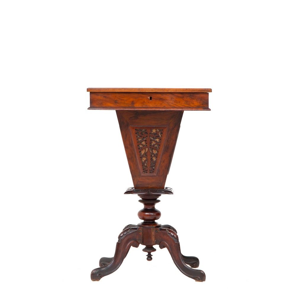 TAVOLINO Vittoriano Victorian work table in walnut and burl wood England 19th ce&hellip;