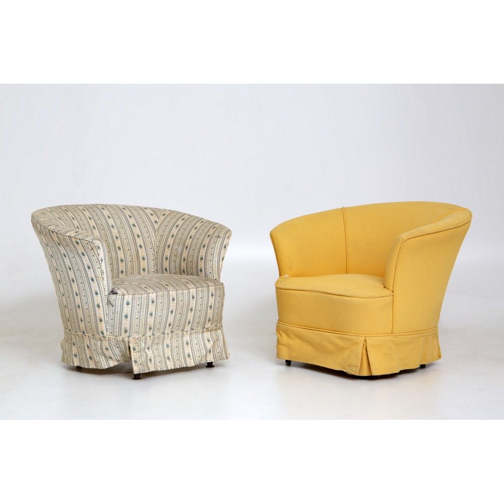 PRODUZIONE ITALIANA 1950 ca. Due poltrone 意大利制造约1950年



两把扶手椅，木质框架，用织物装饰，一把是黄色色&hellip;