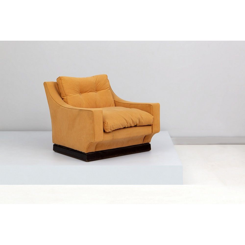 PAOLO CALIARI, Una poltrona 帕洛-卡利亚里



生产卡西纳，意大利，约1960年。

一把扶手椅，型号为 "895"，木质框架上覆&hellip;