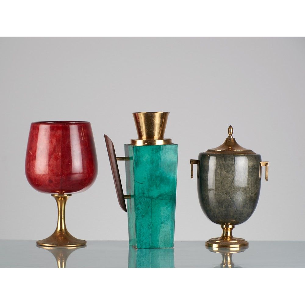 ALDO TURA, Coppa, secchiello, termos ALDO TURA

意大利生产 1950年代

一个红色的杯子，一个深绿色的冰桶和一&hellip;