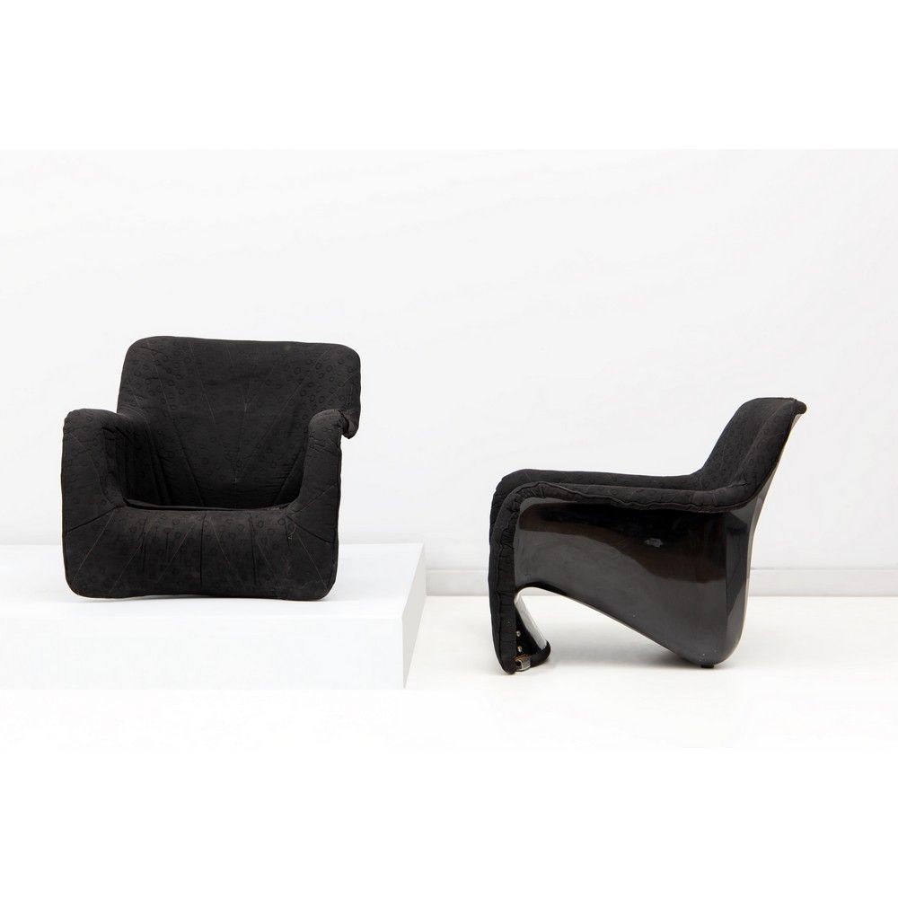 PRODUZIONE ITALIANA 1970 ca. Coppia di poltrone 意大利制作约1970年



一对扶手椅，灵感来自于弗纳-潘顿的&hellip;