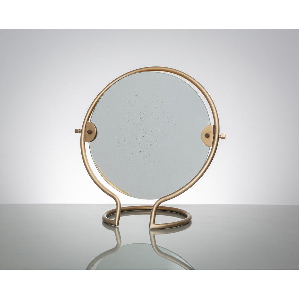 PRODUZIONE ITALIANA 1960 ca. Specchio da tavolo 意大利制造约1960年



圆桌镜，管状黄铜框架。



cm&hellip;