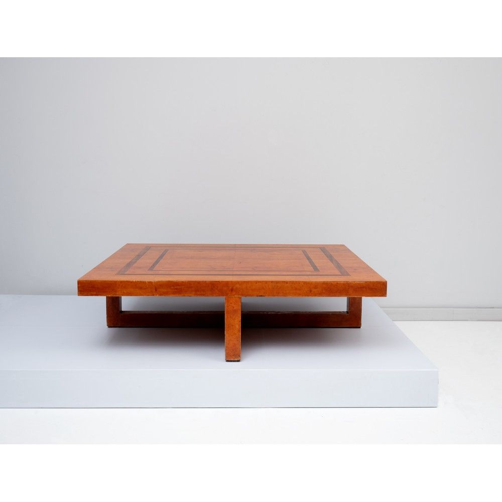 WILLY RIZZO, Tavolo basso 维利-里佐(WILLY RIZZO)

法国生产，约1970年。

白杨树皮和紫檀木镶边的矮桌，方形桌面，方&hellip;