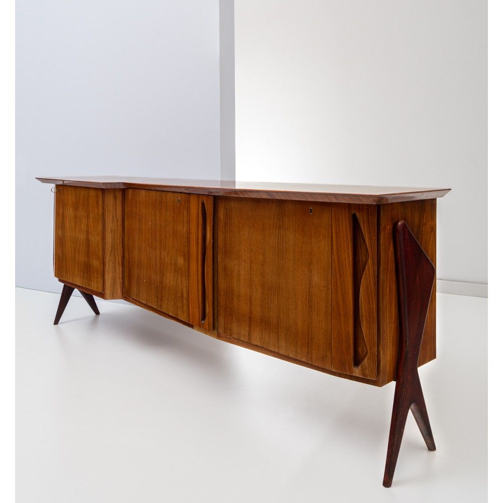 ICO PARISI, Sideboard a scalare in legno ICO PARISI

生产Fratelli Rizzi，意大利，约1950年&hellip;