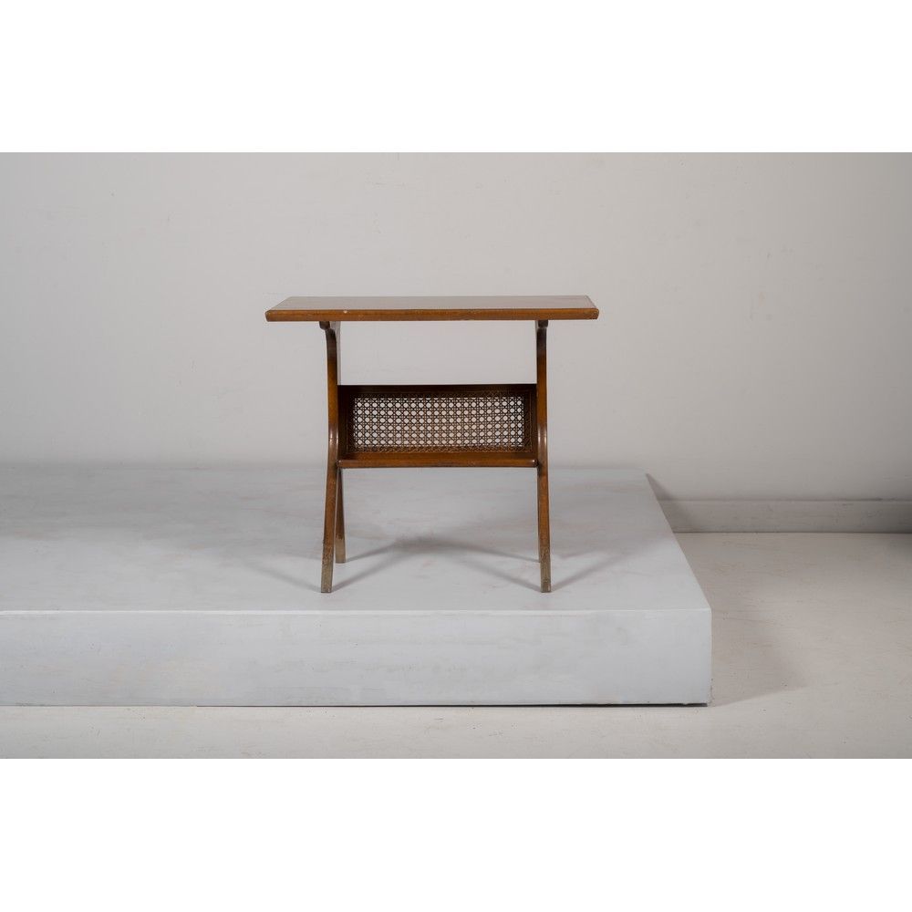 PRODUZIONE ITALIANA 1960 ca. Tavolo basso in legno 意大利制造约1960年

低矮的木桌，长方形的桌面，下面的&hellip;
