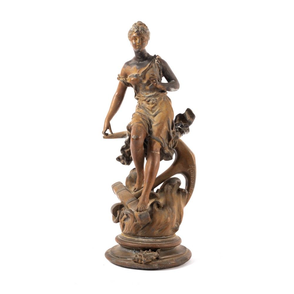 SCULTURA in metallo SCULTURA in metallo raffigurante "Figura femminile allegoric&hellip;
