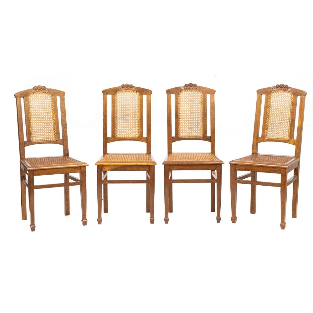 MANIFATTURA FRANCESE DEI PRIMI DEL'900, Quattro sedie 20 世纪早期法国制造 
四把胡桃木椅子，配有维也纳&hellip;