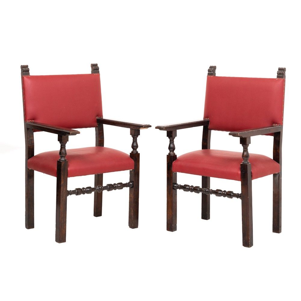 COPPIA SEDIOLONI di gusto rinascimentale 一对文艺复兴风格的胡桃木椅子。 
西西里岛，19 世纪末。 
厘米 64 x &hellip;