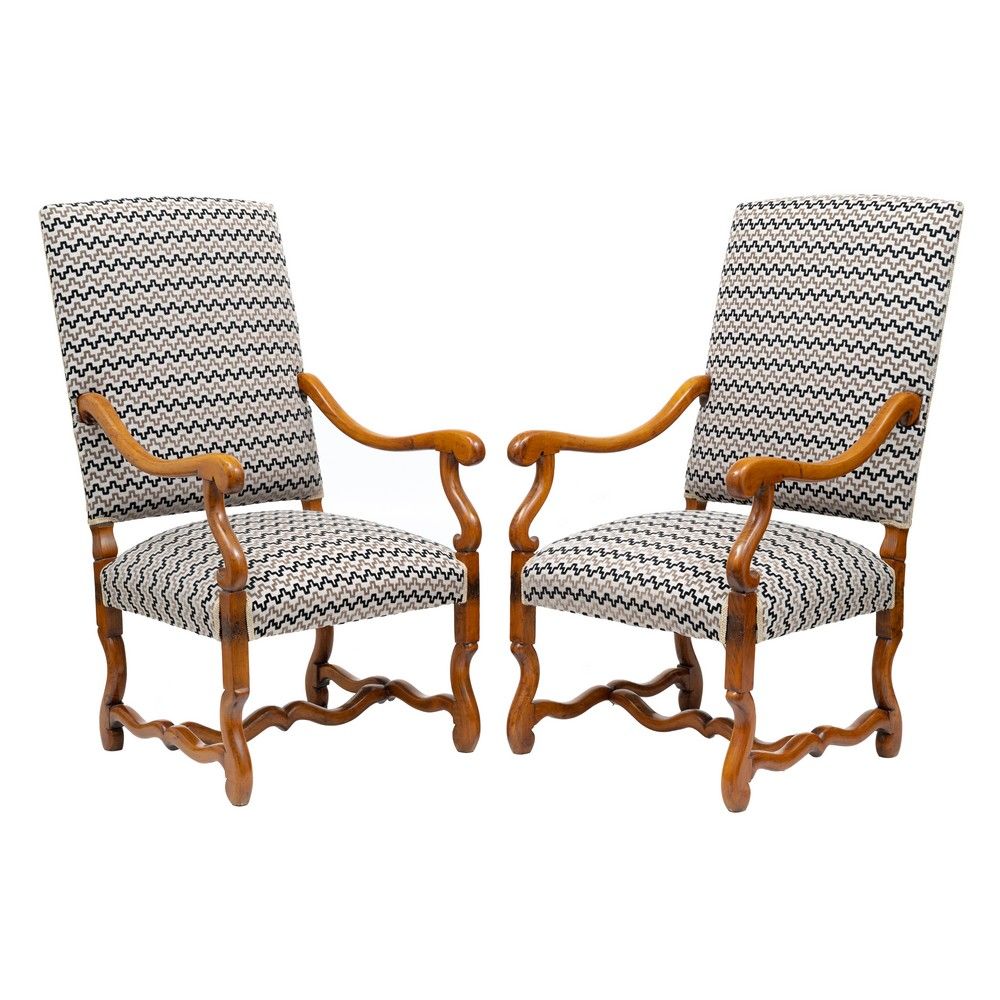 MANIFATTURA OLANDESE DEL XIX SECOLO, Coppia di sedioloni 19 世纪荷兰制造 
一对枫木椅子 
厘米 6&hellip;