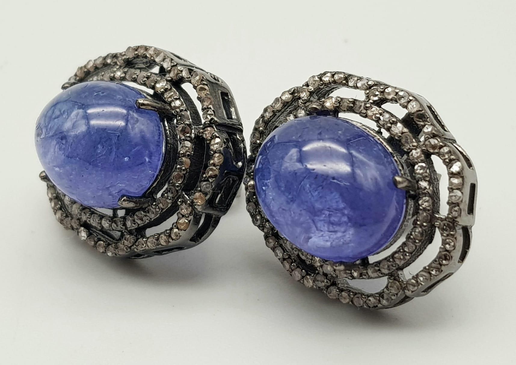 Null A Pair of Pale Blue Tanzanite Cabochon Gemstone Earrings with Diamond Surro&hellip;