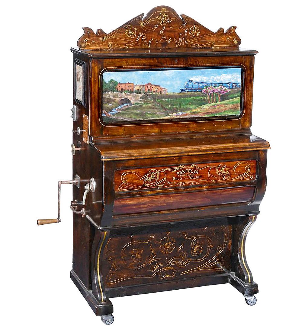 French Barrel Piano - "Baby Piano" ca. 1920 Piano de barril francés con la marca&hellip;