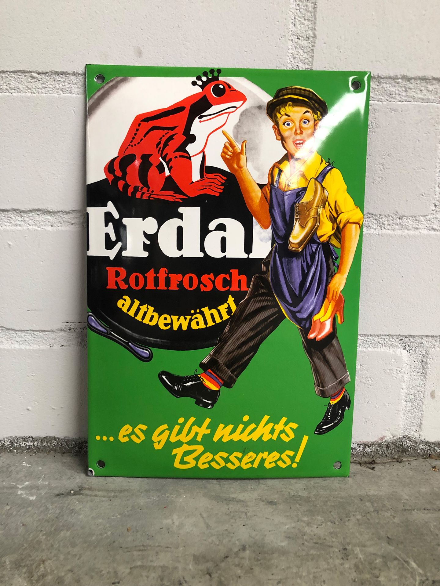 German Enamel Sign Erdal Rotfrosch Shoe Polish 搪瓷标志Erdal Rotfrosch鞋油。文本翻译自德语 - E&hellip;