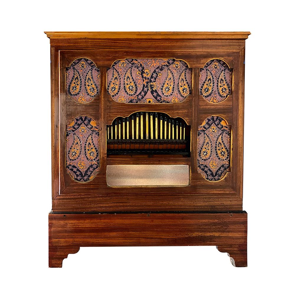 Frati & Co. 47-key Barrel Organ Frati & Co. 47键桶式风琴。这架桶式风琴配有2个状态良好的桶，每个桶可以演奏9首曲子&hellip;