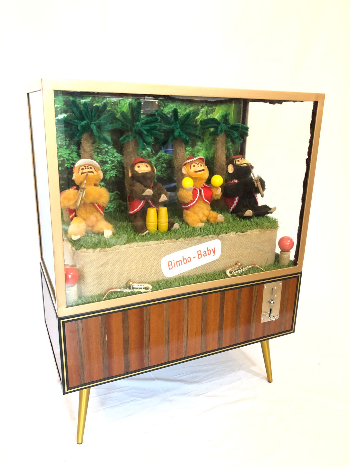 Bimbo-Baby Box with original monkeys from 60's Bimbo婴儿箱，带有1960年代的原始猴子，柜子后来被重新制作。&hellip;