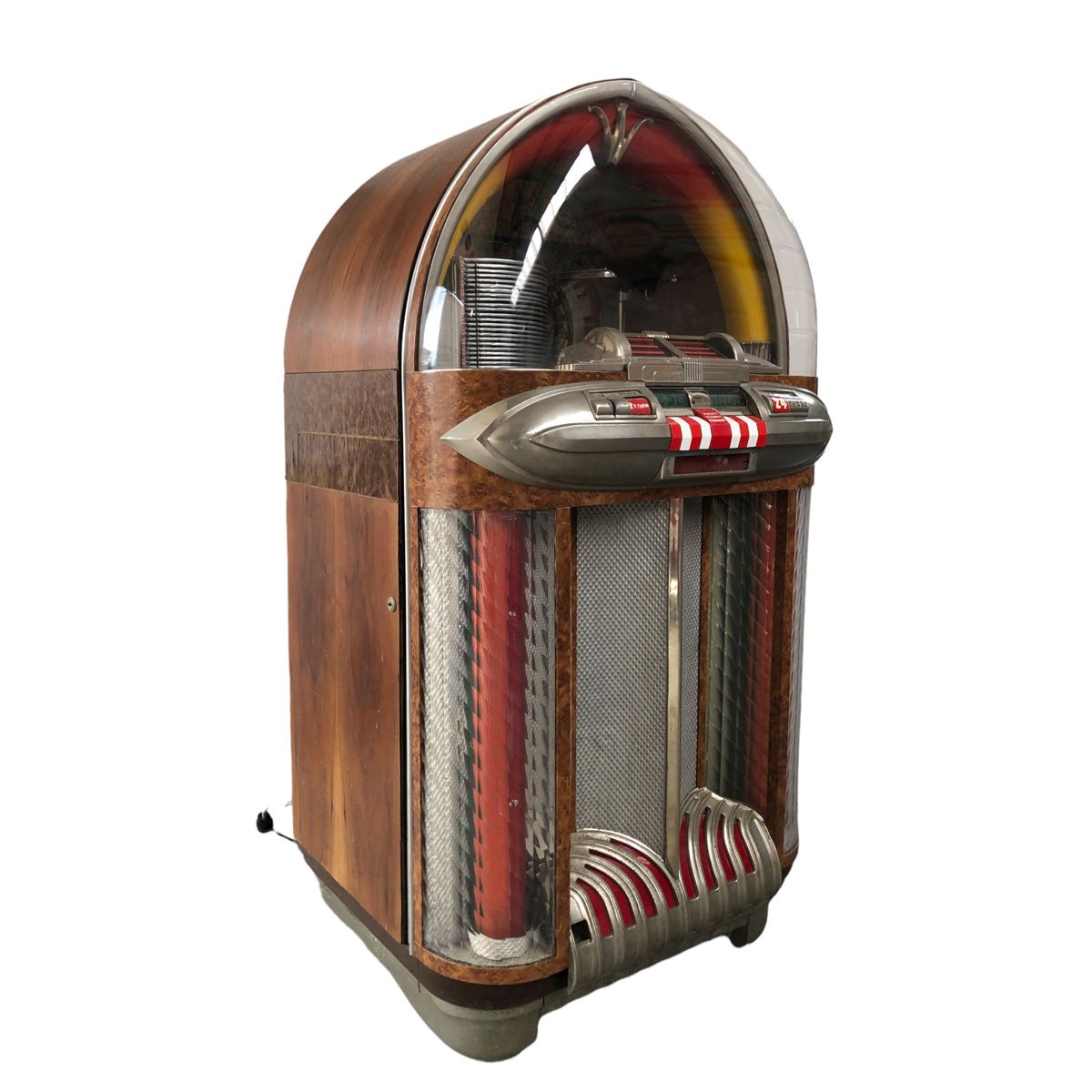 Wurlitzer Model 1100 "Bomber Nose" Jukebox, 1947-1949 Wurlitzer Model 1100 "Bomb&hellip;