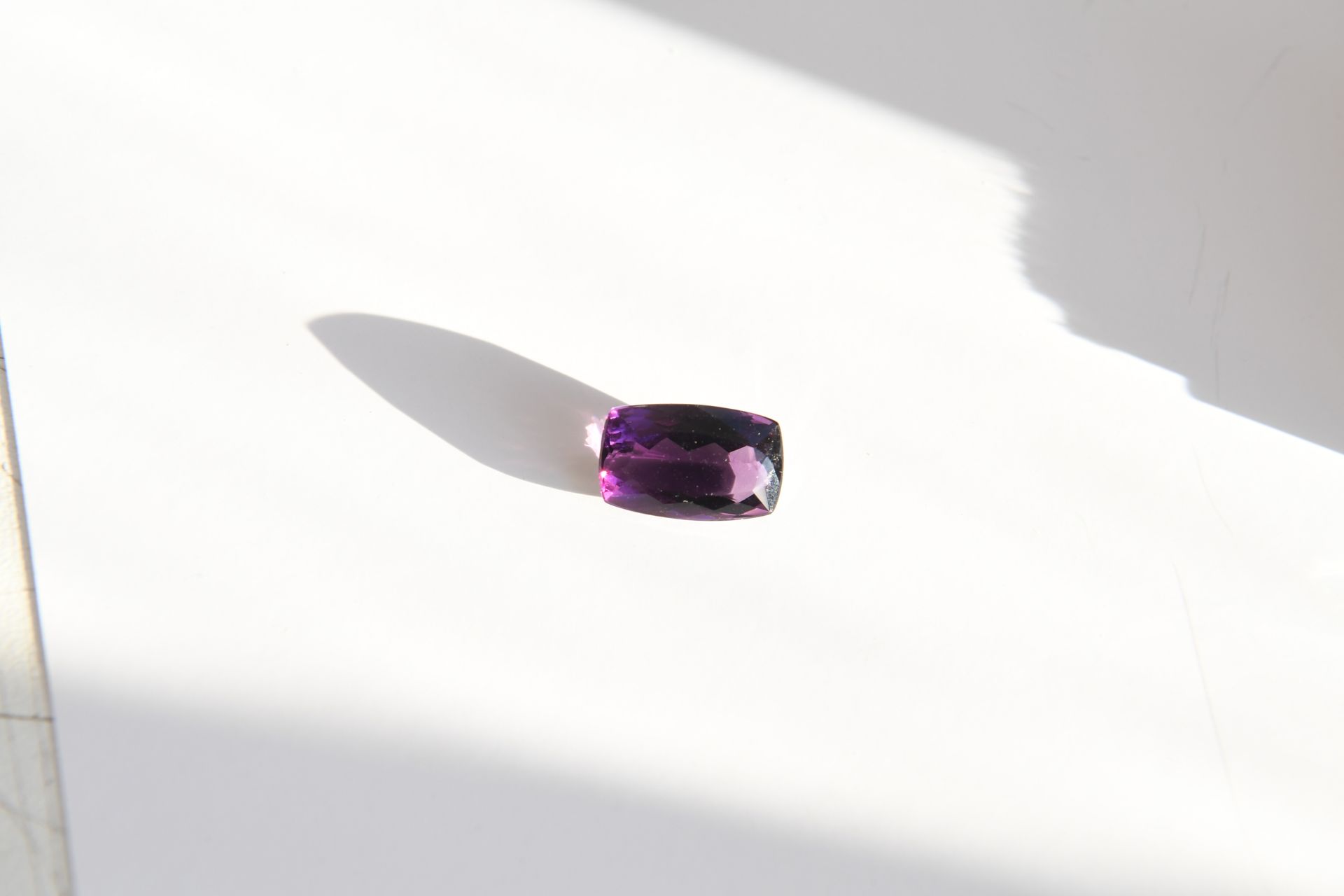Null Cushion cut amethyst of about 9 carats.