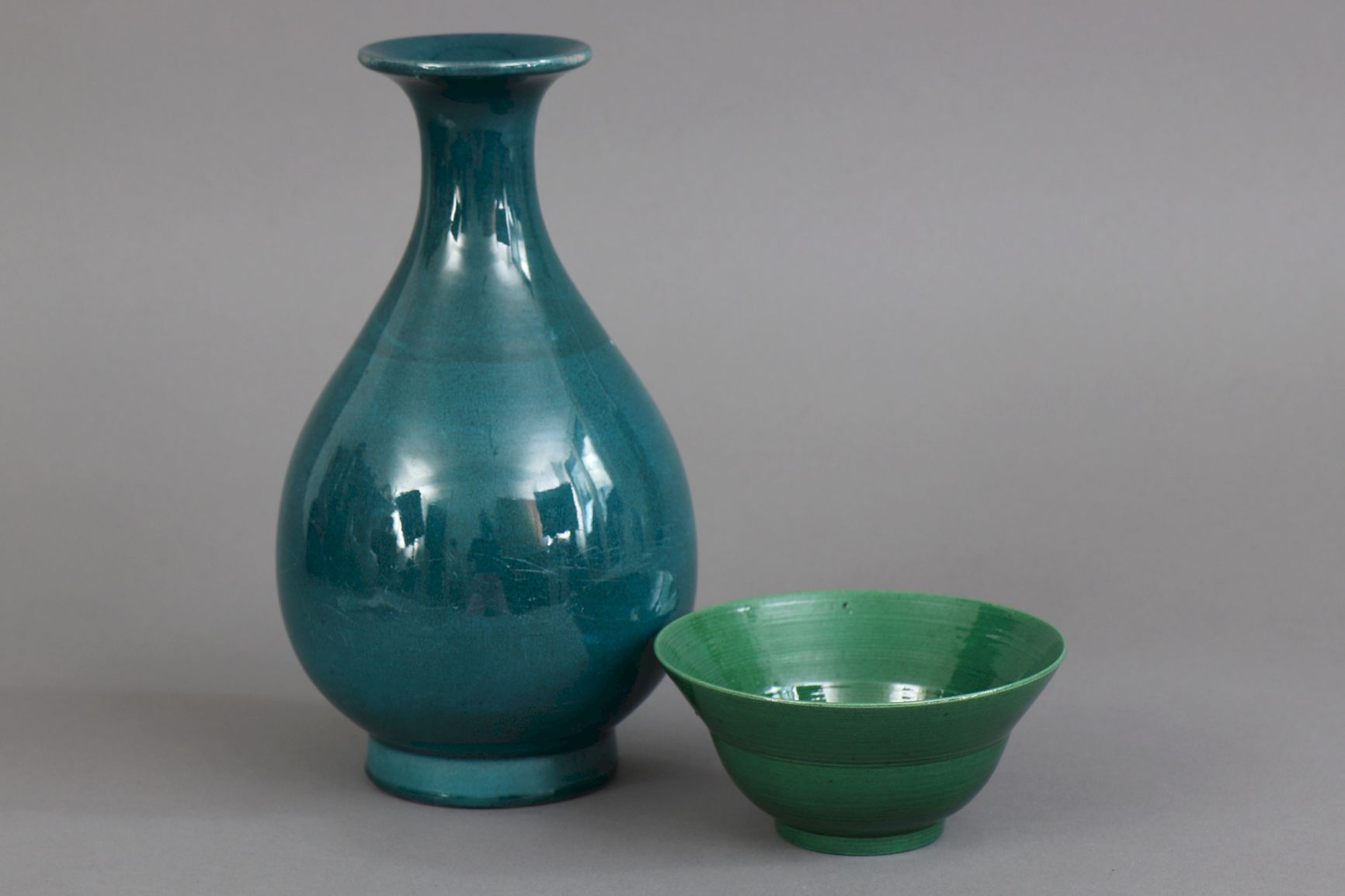 Chinesische Porzellanvase und Schale Vase et bol en porcelaine chinoise, corps e&hellip;