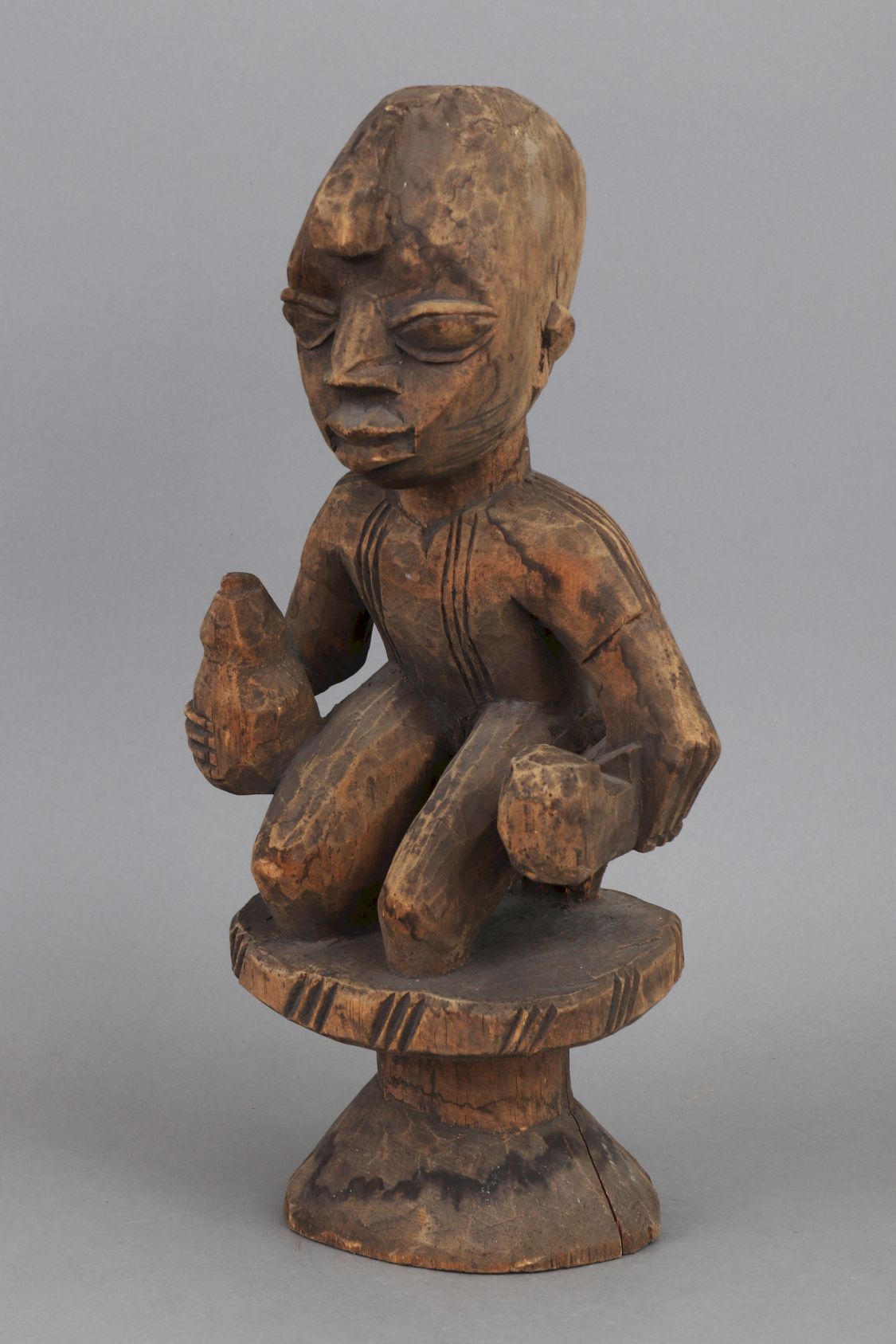 Null Figure rituelle/ancestrale africaine Songye, Congo, ¨Figure masculine ageno&hellip;
