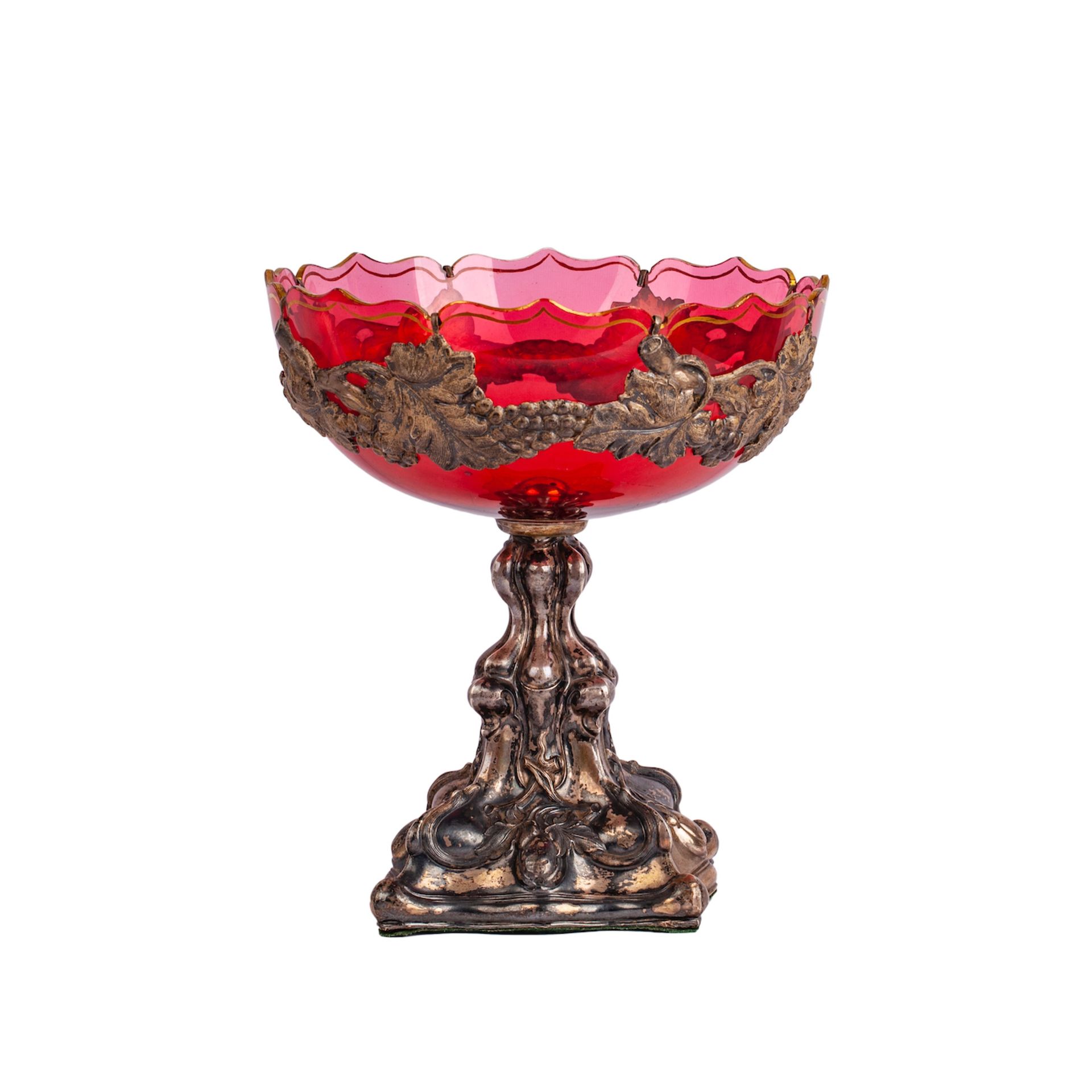 Null 新文艺复兴风格的带玻璃碗的花瓶。银器、铸造、压花、雕刻、镀金、带有 "金红宝石 "颜色的玻璃。安德斯-龙大师（受雇于尼科尔斯和普林克）。彼得堡，184&hellip;