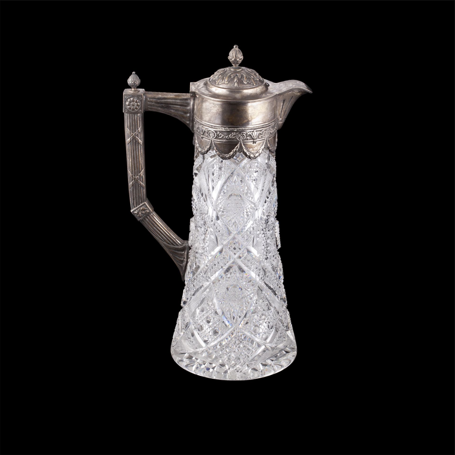Null 新古典主义风格的大酒壶。银，铸造，压花，镀金，水晶。第4个Artel。莫斯科，1908-1917。高度：34厘米。