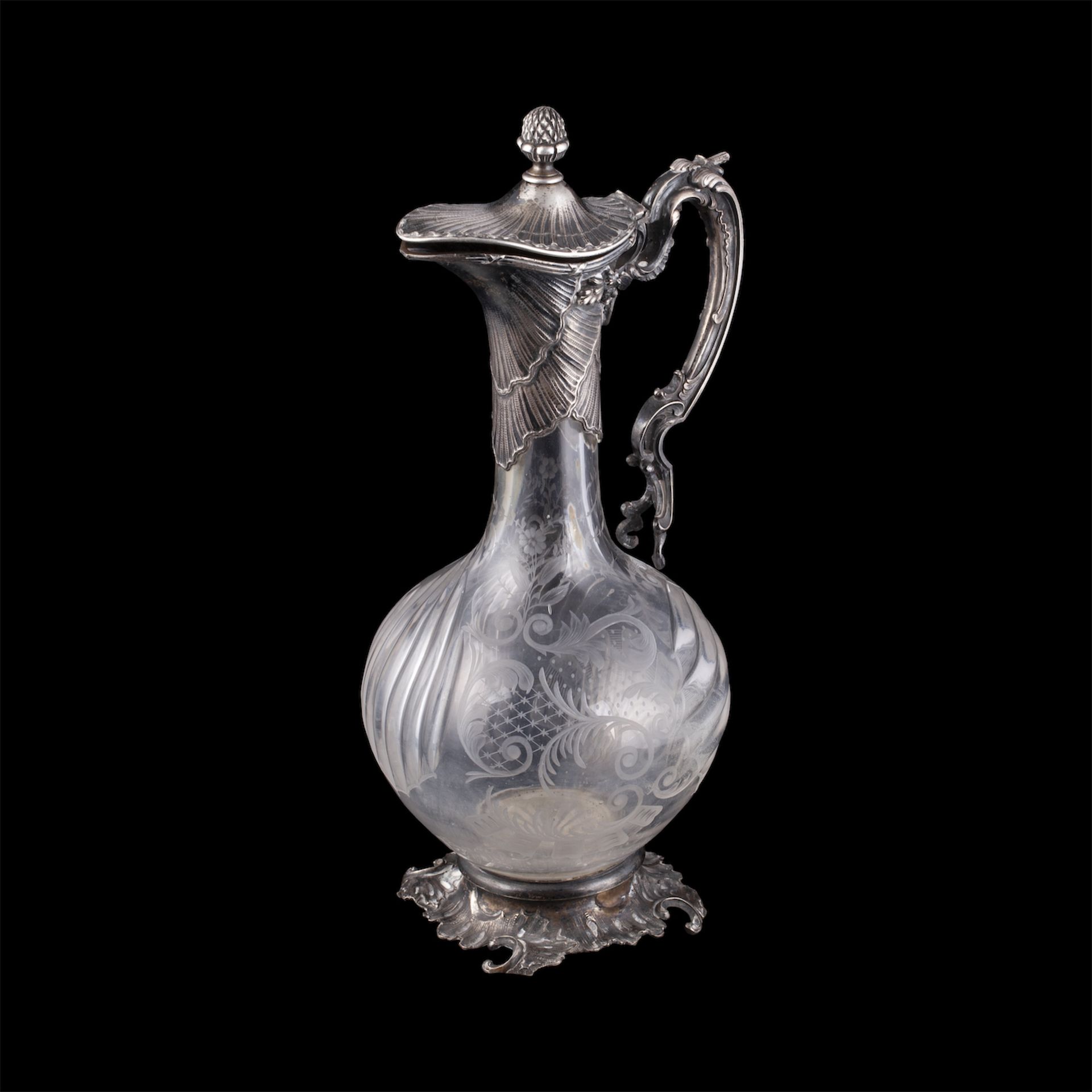 Null 一个新洛可可风格的大型代表性酒壶。银、铸造、压花、雕刻、镀金、玻璃。C. Faberge的公司。莫斯科，1894年。库存编号：5644 高度：29.9&hellip;