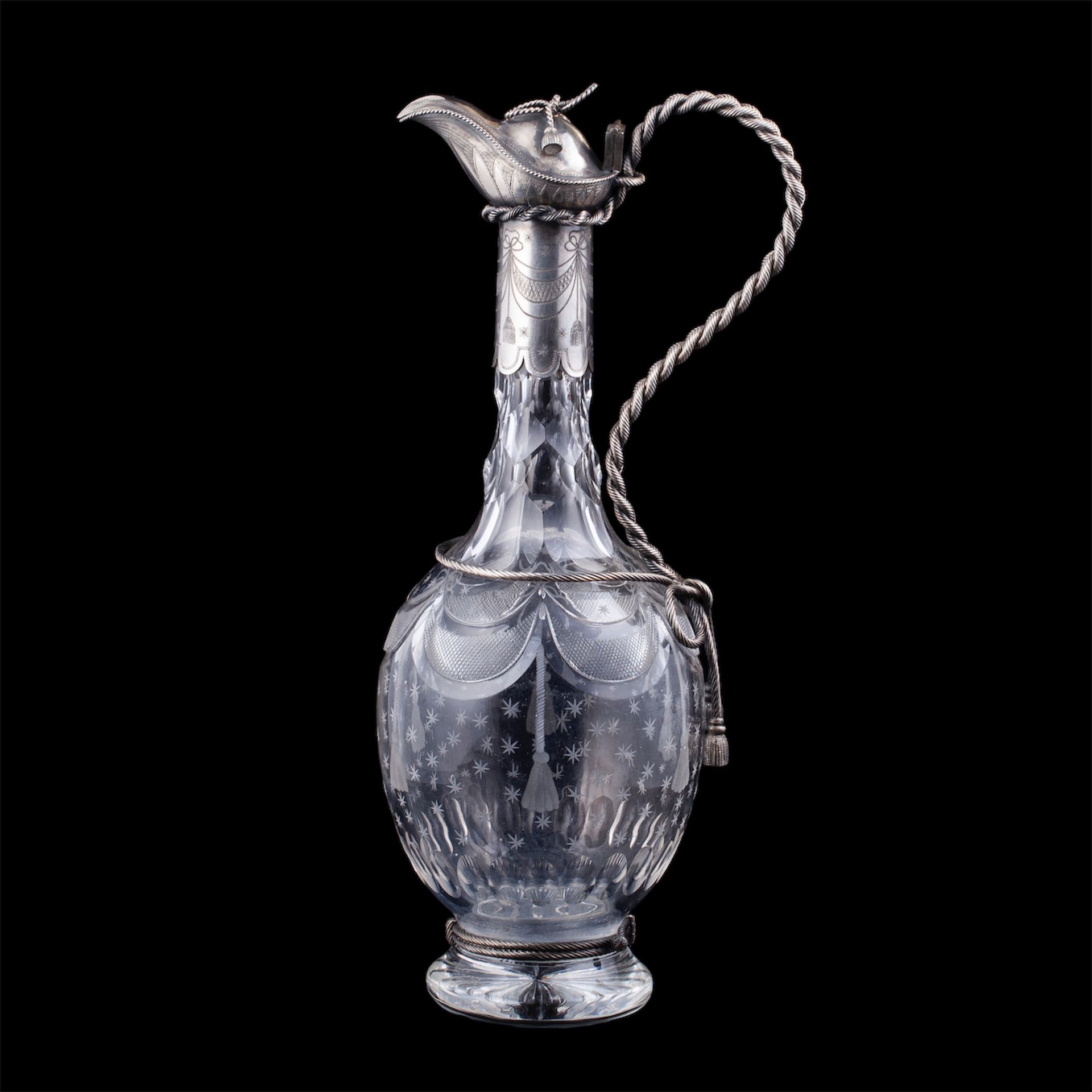 Null Insolito decanter con manico in corda con nappina e lambrequins incisi sul &hellip;