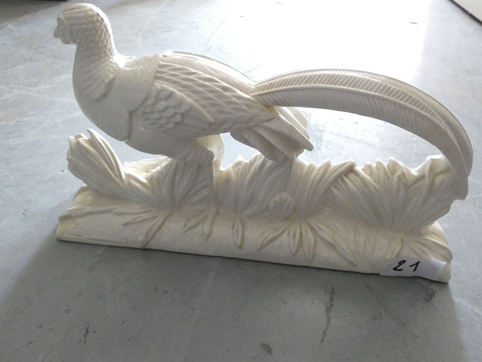 CRISTALDI 
1件装饰艺术雕塑Sarreguemines野鸡 长51x高28厘米
