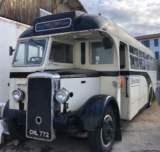 Null 
1 VINTAGE ENGLISH BUS DAIMLER REGISTRATION NUMBER CHL-772 FITTED OUT AS A &hellip;
