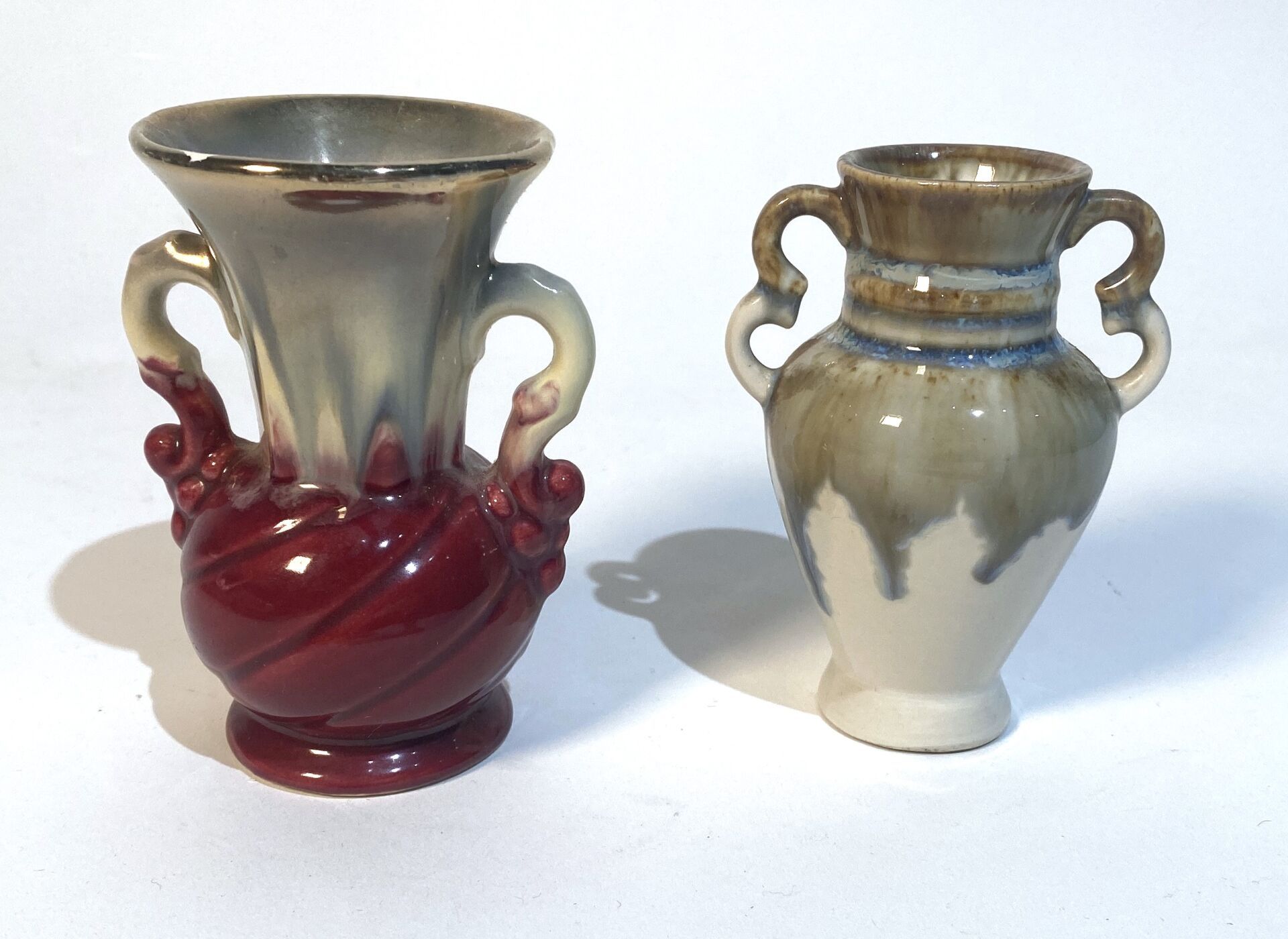 Null Vase à hanses en céramique émaillée "fat lava" et vase en grès émaillé RHOD&hellip;