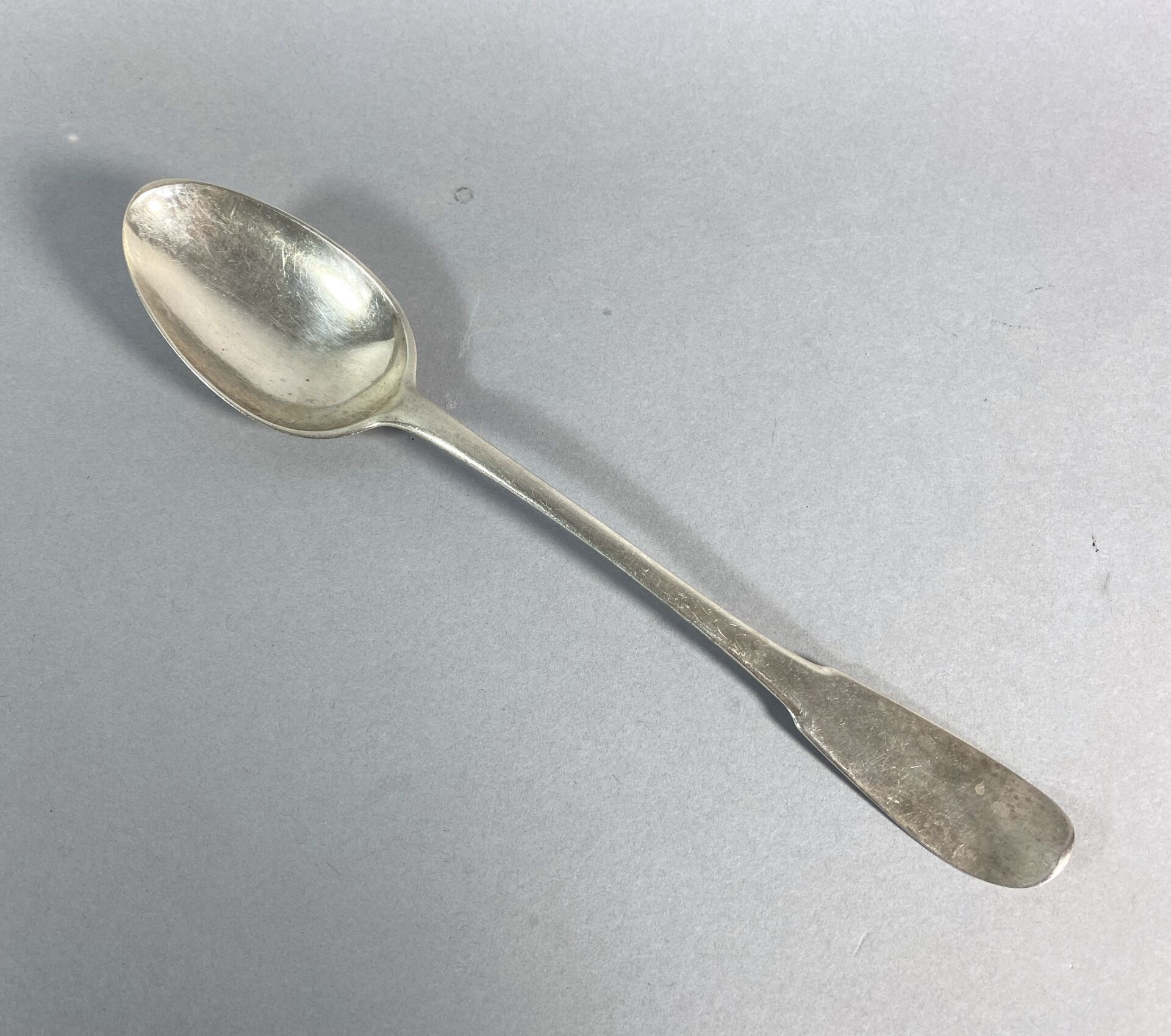 Null Silver ragout spoon
18th century
Weight 
ATTENTION: Collection of this lot &hellip;