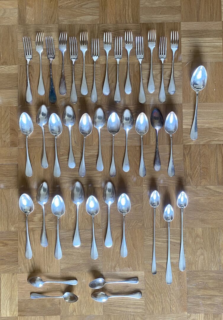 Null Part of a silver-plated housewife 
ATTENTION: Collection of this lot by app&hellip;
