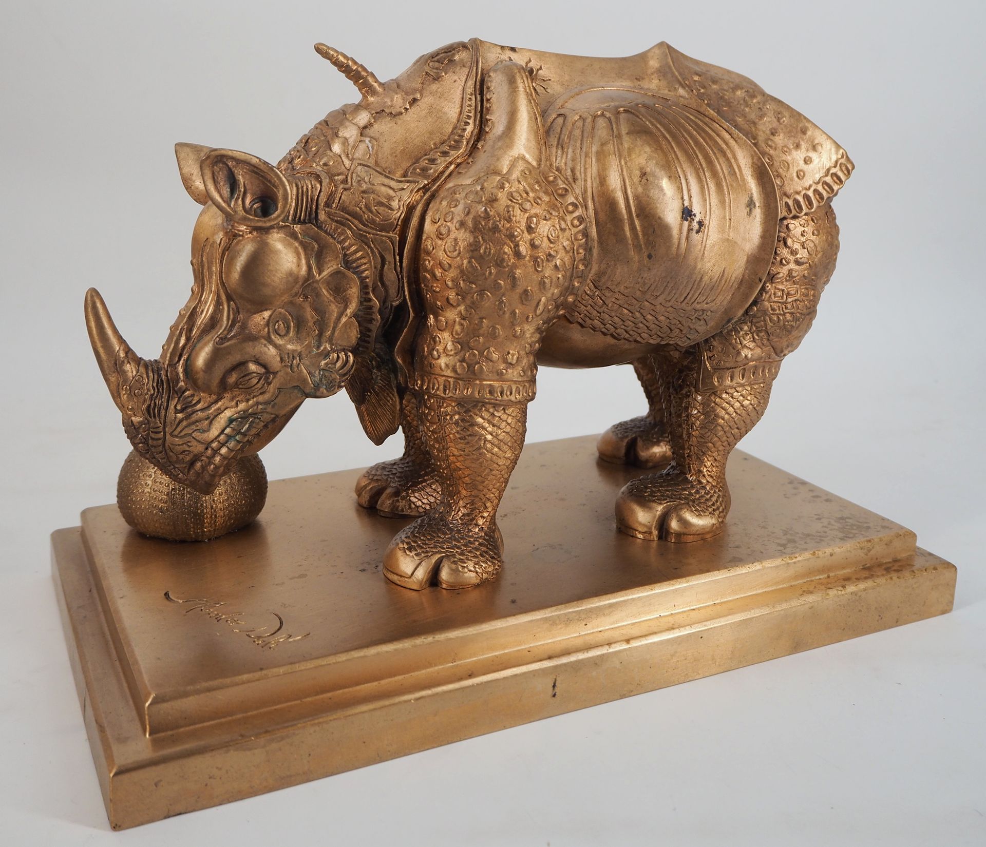 Salvador DALI Salvador Dali (1904-1989)

Rhinocéros habillé en dentelle

Sculptu&hellip;