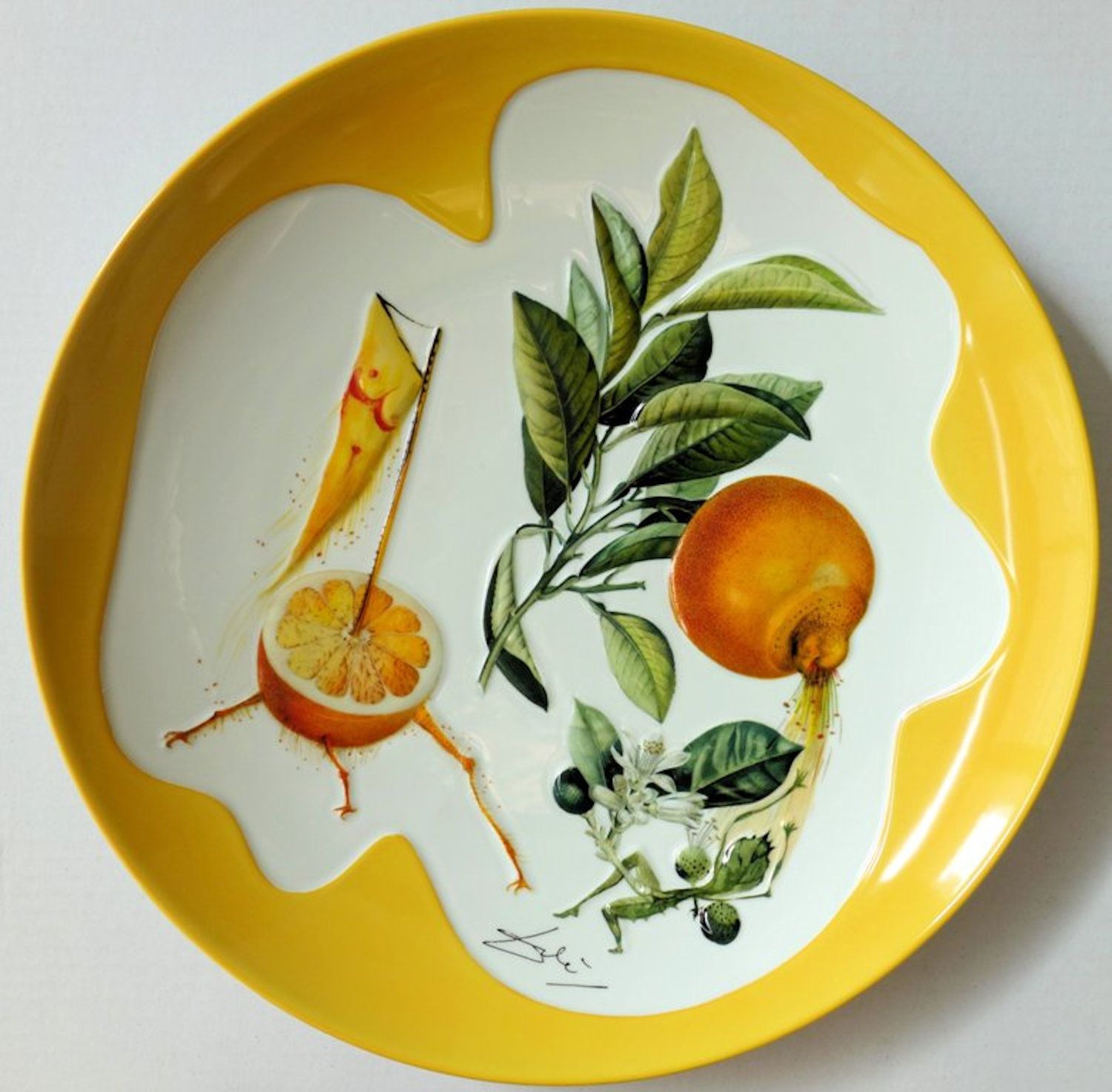 Salvador DALI 萨尔瓦多-达利（1904-1989）（后）。

色情的葡萄柚

直径35厘米，深约5厘米

 

 手工制作的大瓷盘；设计中签署的御&hellip;