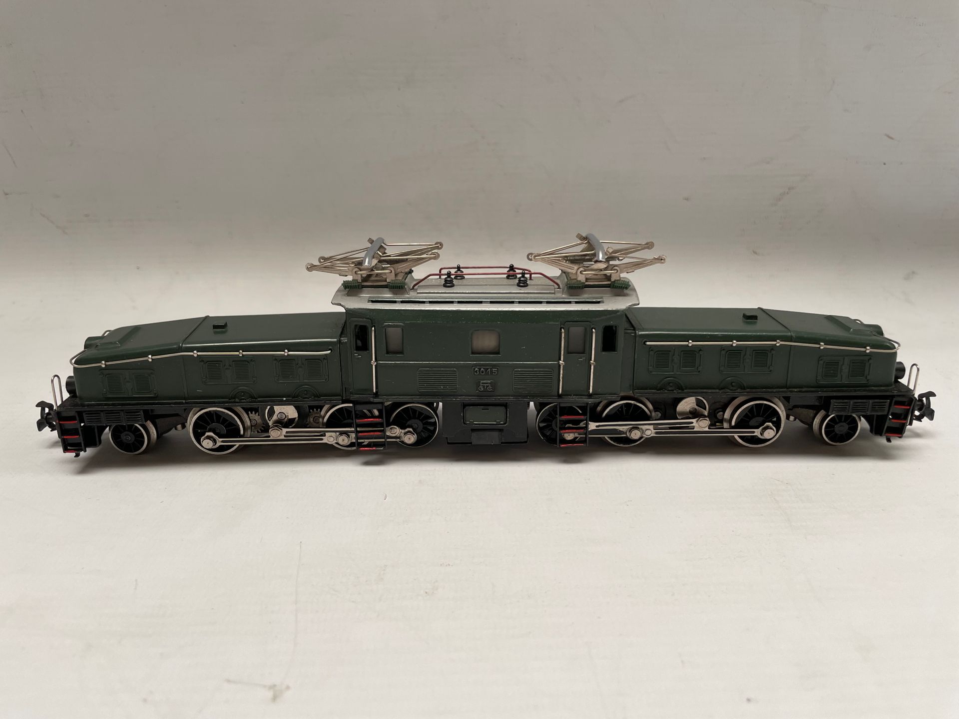 Null MARKLIN HO.重型货运列车的鳄鱼机车。项目编号3015。