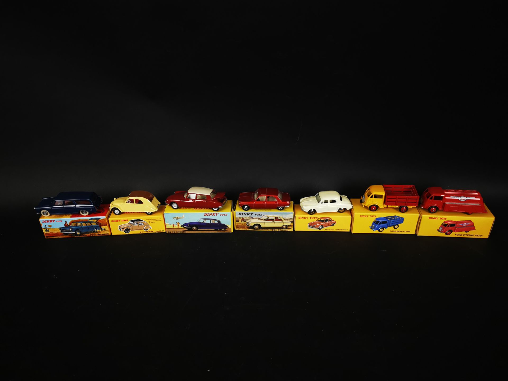 Null DINKI TOYS lot of 7 vehicles (including FORD tanker and betaillière, PEUGEO&hellip;