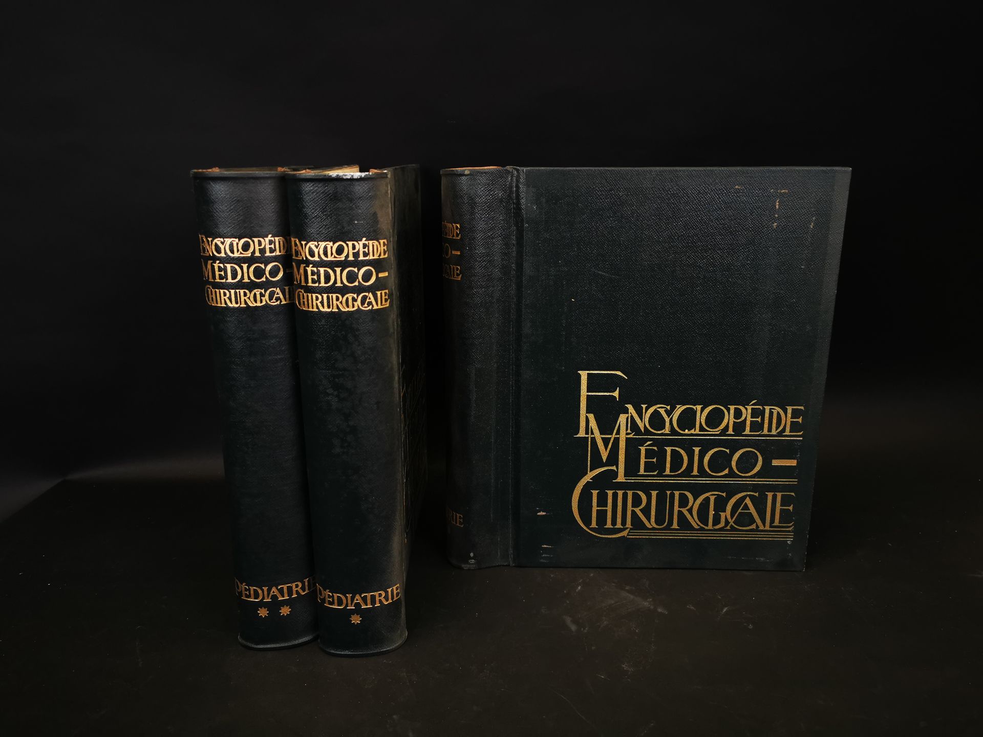 Null ENCYCLOPEDIE MEDICO-CHIRURGICALE. 3 volumes de pédiatrie. Vers 1940-1950