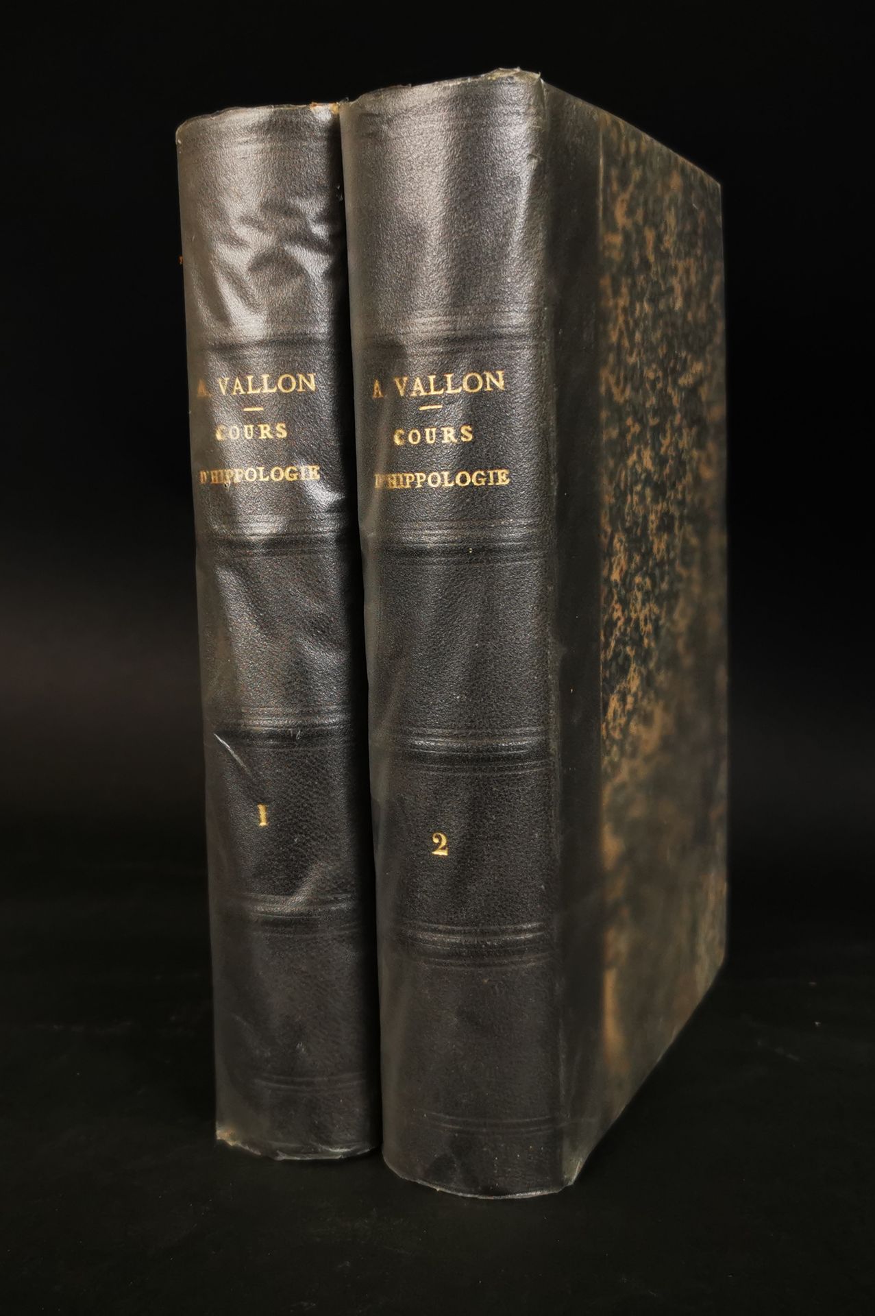 Null Deux tomes, cours d hippologie, par A .VALLON, 1863.